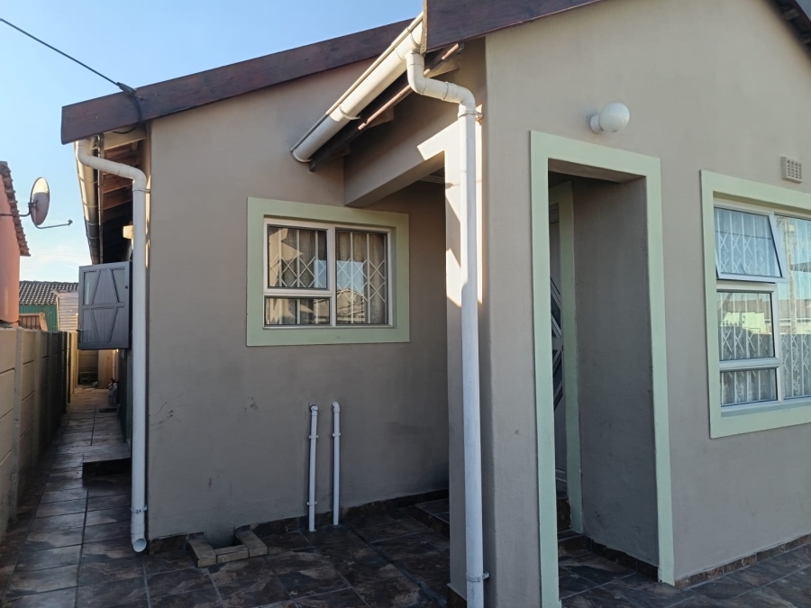 3 Bedroom Property for Sale in Umrhabulo Triangle Western Cape